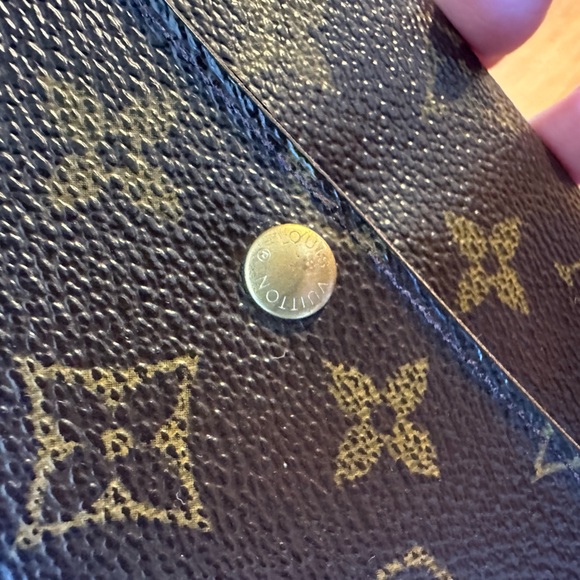 [SOLD] Louis Vuitton Sarah wallet monogram - Picture 8 of 8